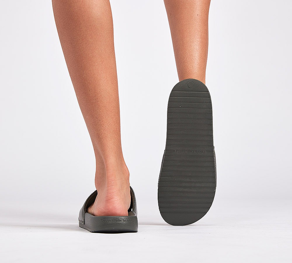 Calvin Klein Womens Linear Slide | Khaki