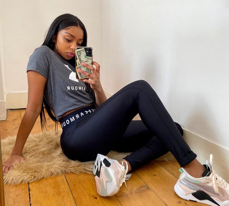 Under Armour Womens Logo Graphic T-Shirt